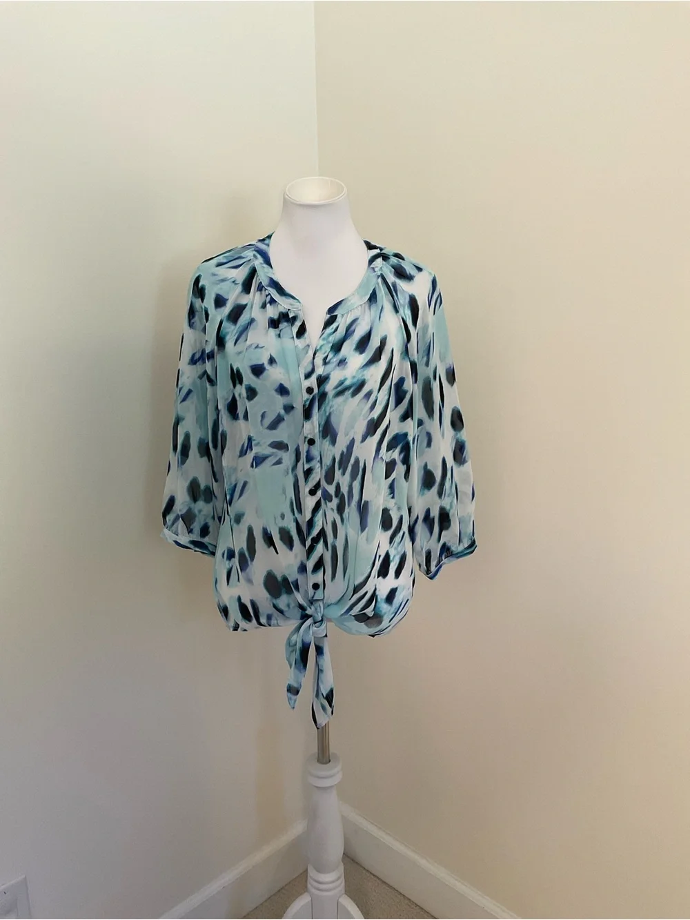 Kut from the Kloth Aqua and Navy Abstract Print Women's Blouse